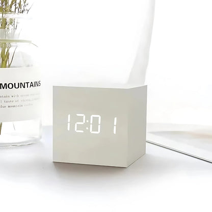Reloj Despertador LED Cubo Moderno