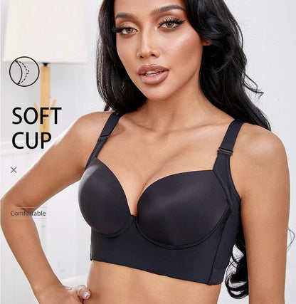 Sostén push-up de talla grande con copas profundas.