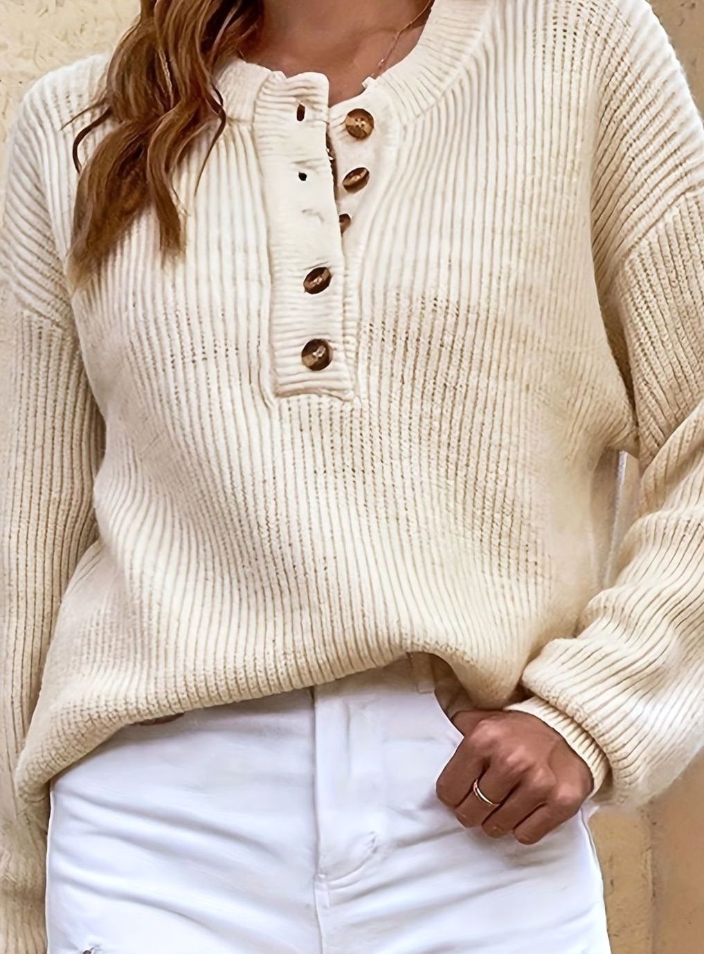 Suéter de punto acanalado para mujer con cuello henley abotonado