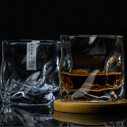 Vaso de whisky japonés Edo Kiriko con diseño arrugado