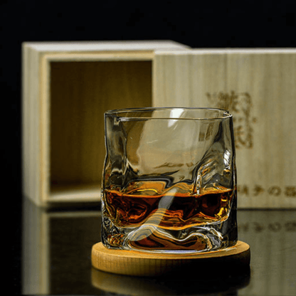 Vaso de whisky japonés Edo Kiriko con diseño arrugado
