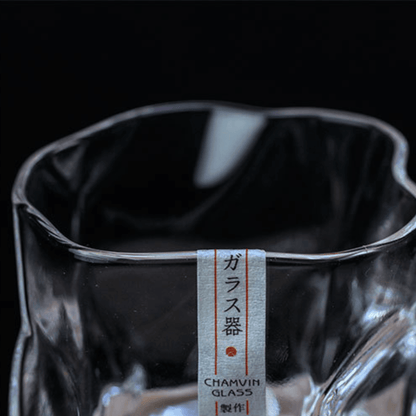 Vaso de whisky japonés Edo Kiriko con diseño arrugado
