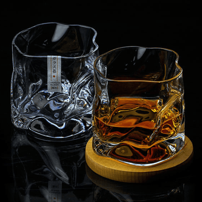 Vaso de whisky japonés Edo Kiriko con diseño arrugado