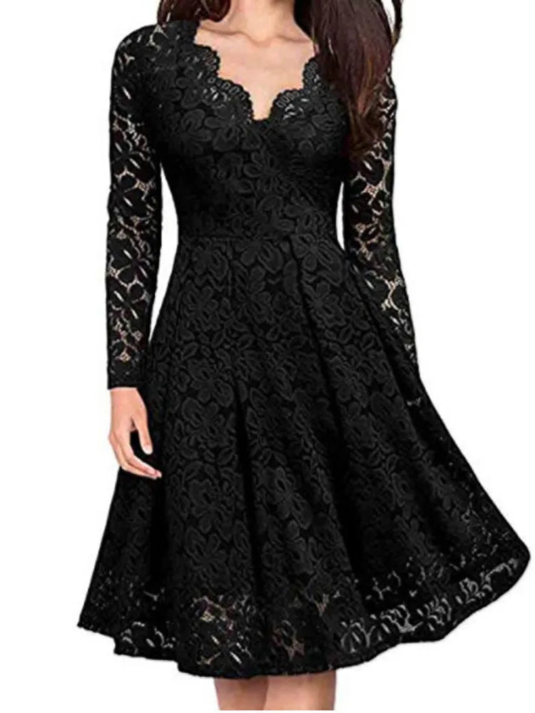 Vestido de Encaje con Cuello Slash de Manga Larga - Image 1
