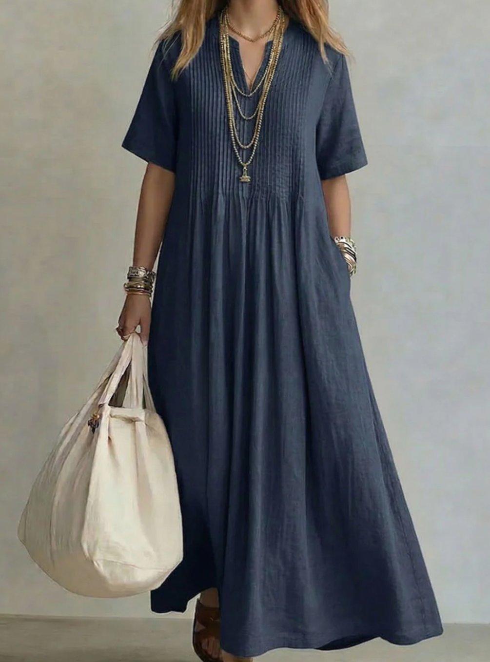 Vestido maxi fluido con cuello en V y pliegues para mujer