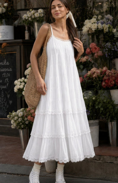 Vestido midi escalonado de algodón y encaje con tirantes finos para mujer