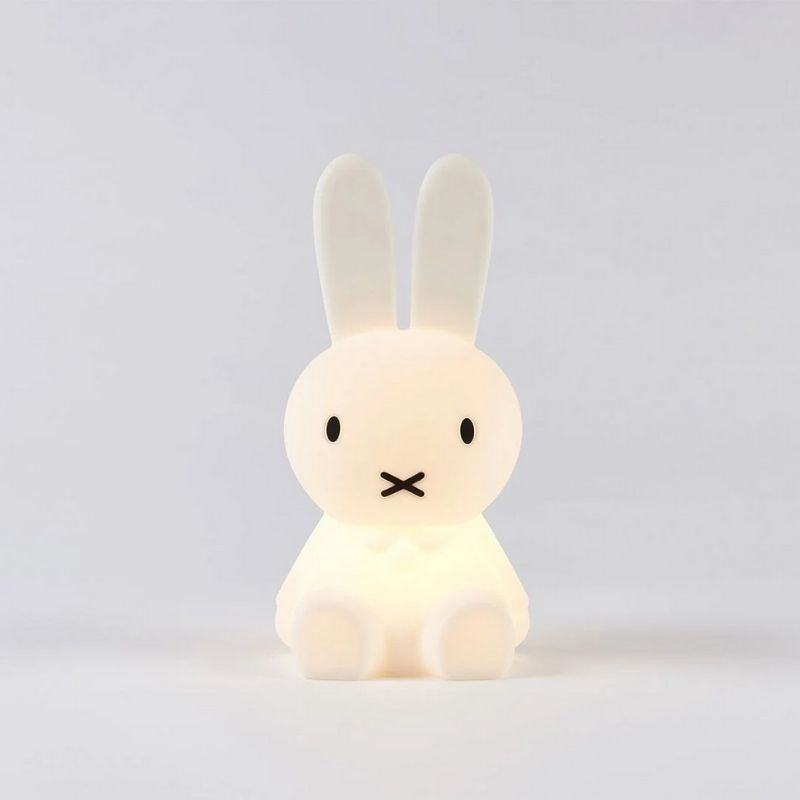 VierraSol | Figura Decorativa de Conejo | Diseño de Figura Icónica