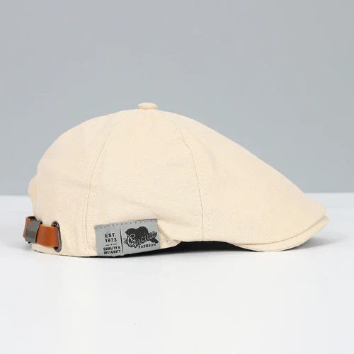 VierraSol | Gorra plana ajustable para hombre con detalle de correa