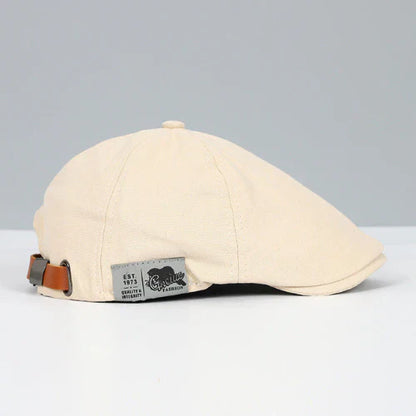 VierraSol | Gorra plana ajustable para hombre con detalle de correa
