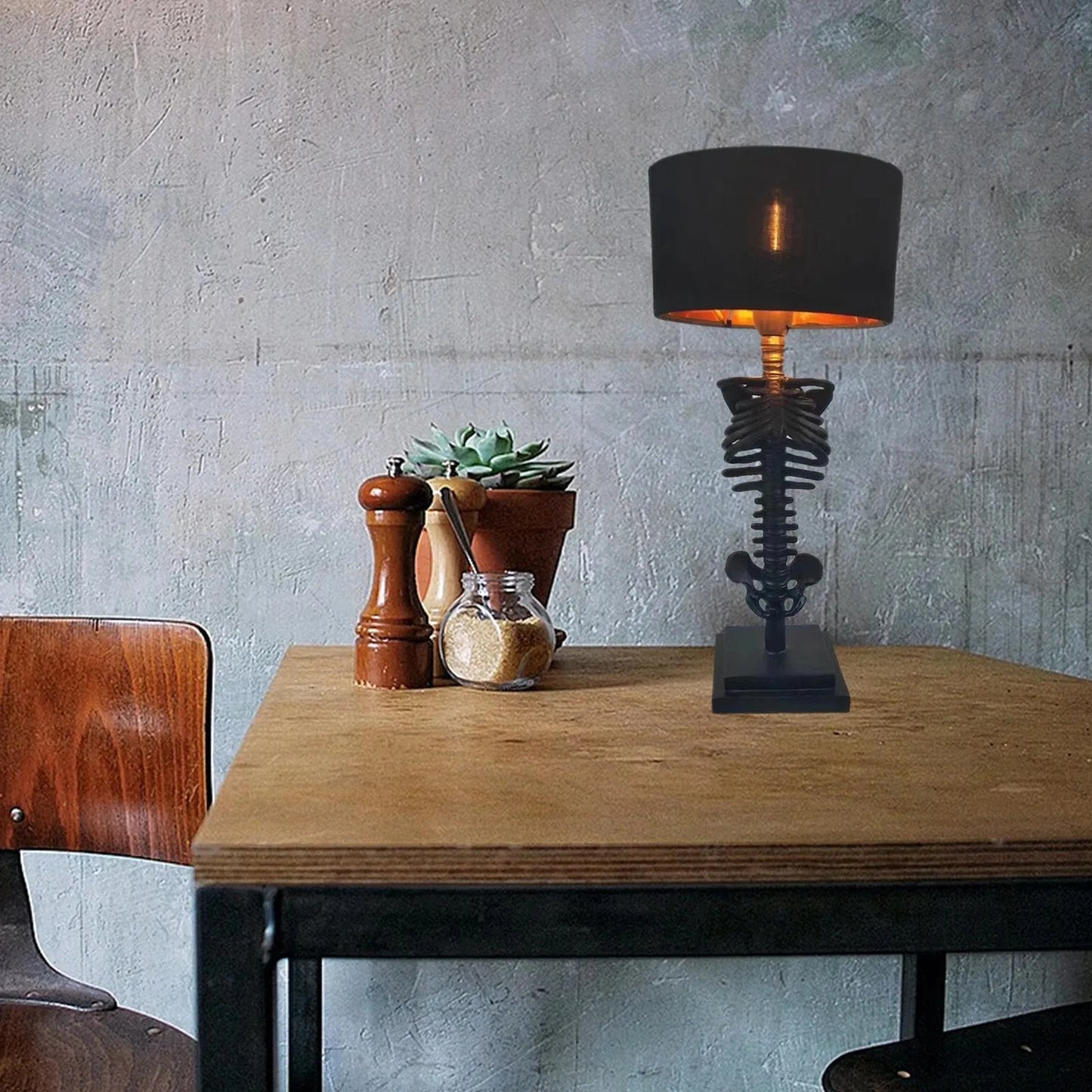 VierraSol | Lámpara de Mesa Esqueleto Gótico | Diseño Artístico Hecho a Mano