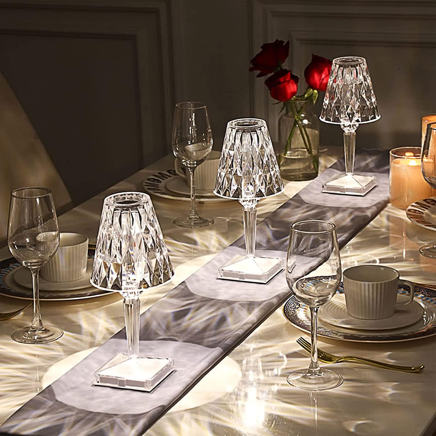VierraSol | Lámpara de Mesa LED de Cristal | Diseño Elegante de Diamante