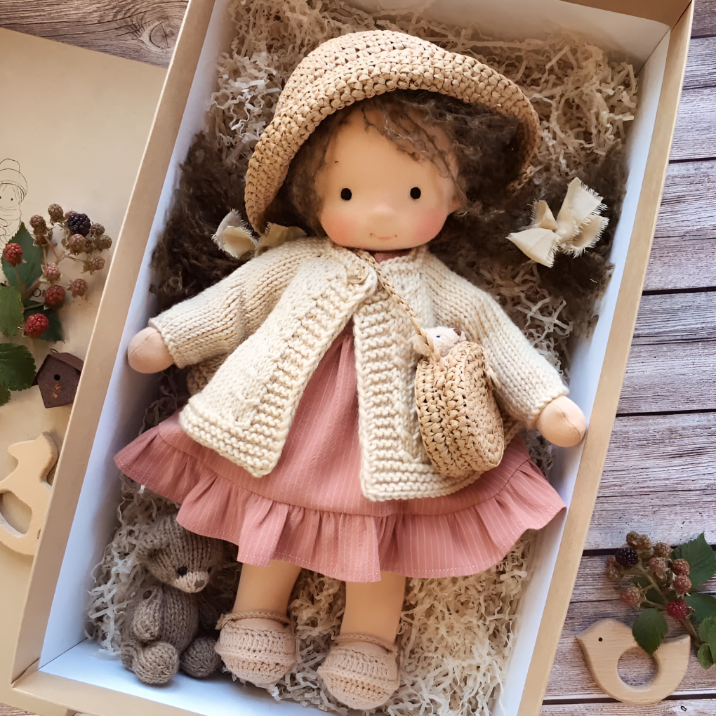 VierraSol | Muñeca de Tela Waldorf Hecha a Mano con Vestido