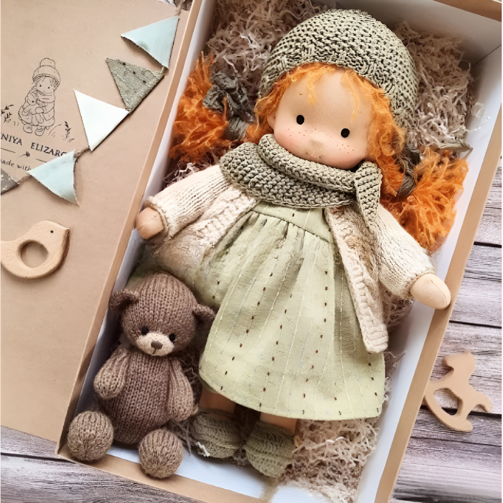 VierraSol | Muñeca de Tela Waldorf para Niños con Detalles de Crochet