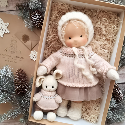 VierraSol | Muñeca de Tela Waldorf para Niños con Detalles de Crochet