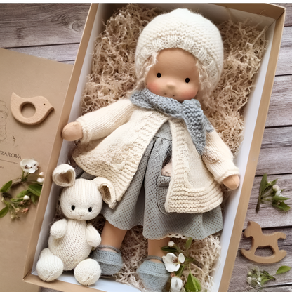 VierraSol | Muñeca de Tela Waldorf para Niños con Detalles de Crochet