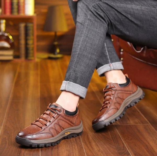 VierraSol | Zapatos Casuales para Hombre Cosidos a Mano | Cuero de Vaca Genuino | Diseño de Soporte Trifásico Ortopédico | Suela de Goma Antideslizante | Repelente al Agua y Transpirable | Negro y Marrón