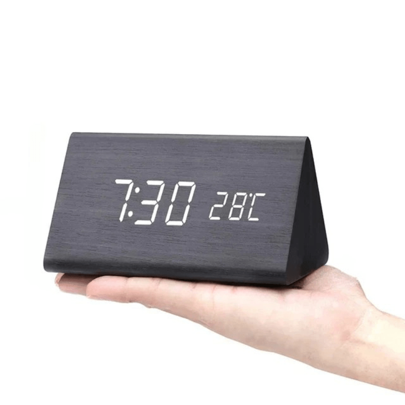 WOODSENSE – Reloj de Madera LED con Control por Voz para una Exhibición de Tiempo Elegante