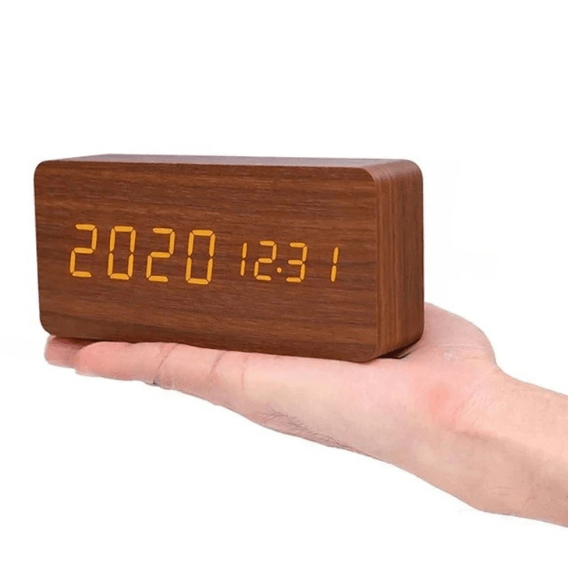 WOODSENSE – Reloj de Madera LED con Control por Voz para una Exhibición de Tiempo Elegante