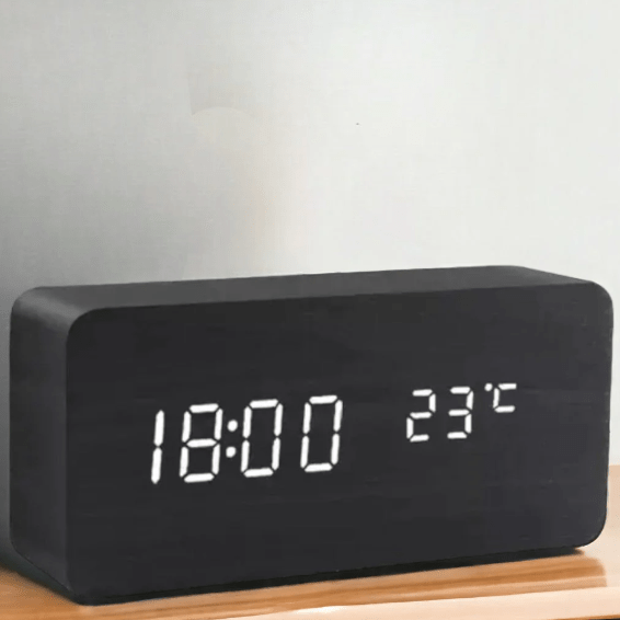 WOODSENSE – Reloj de Madera LED con Control por Voz para una Exhibición de Tiempo Elegante