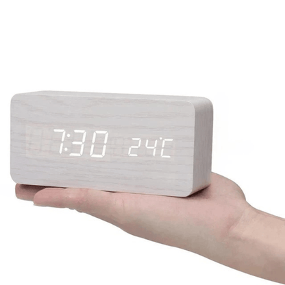 WOODSENSE – Reloj de Madera LED con Control por Voz para una Exhibición de Tiempo Elegante