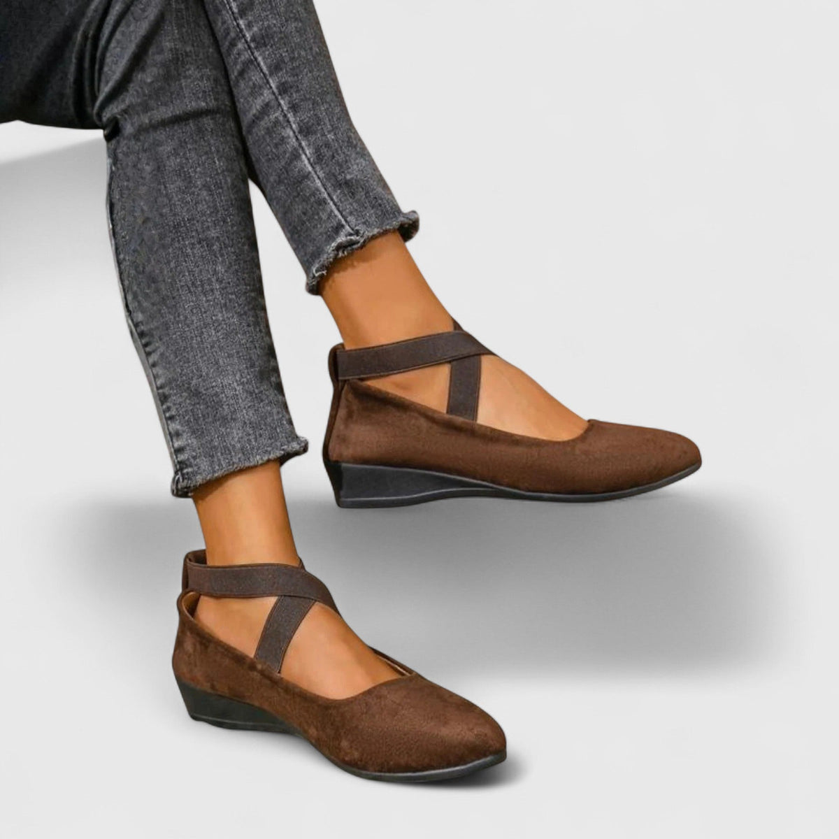 Zapatos con cuña y tira al tobillo para mujer