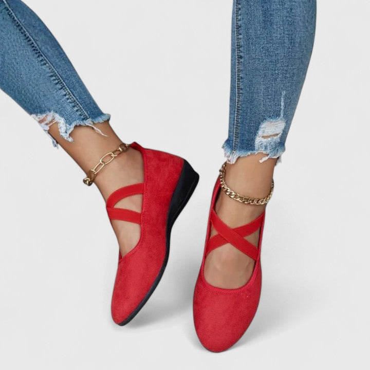 Zapatos con cuña y tira al tobillo para mujer