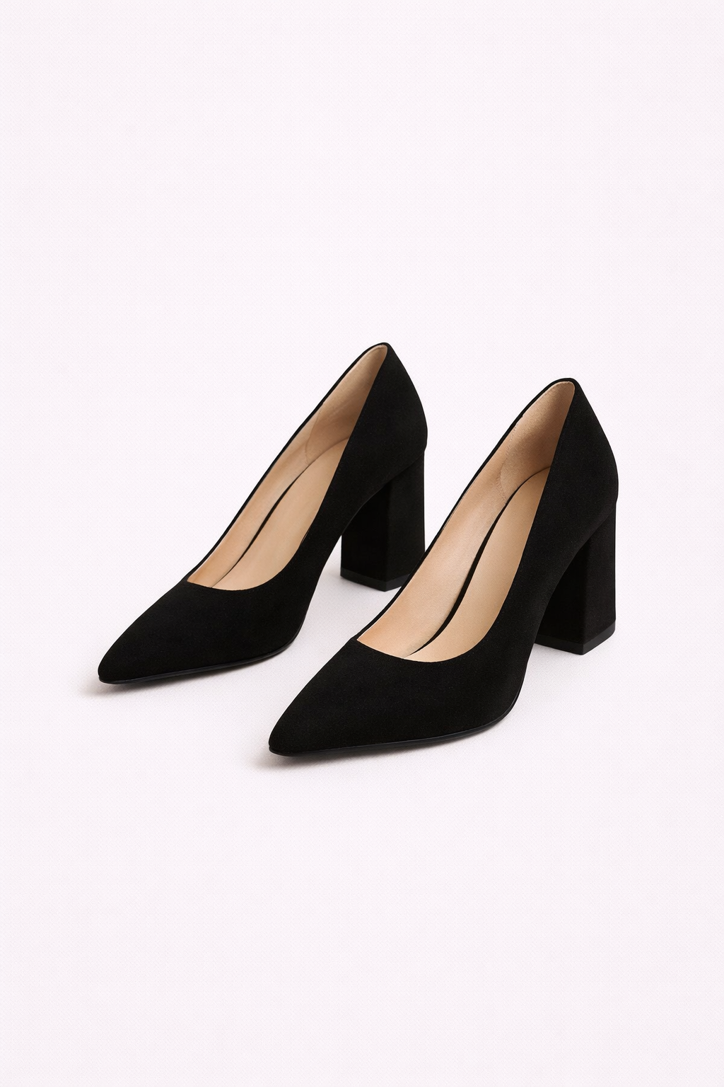 Zapatos de tacón clásicos de ante