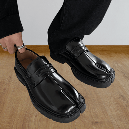Zapatos elegantes con puntera dividida y suela gruesa para hombre